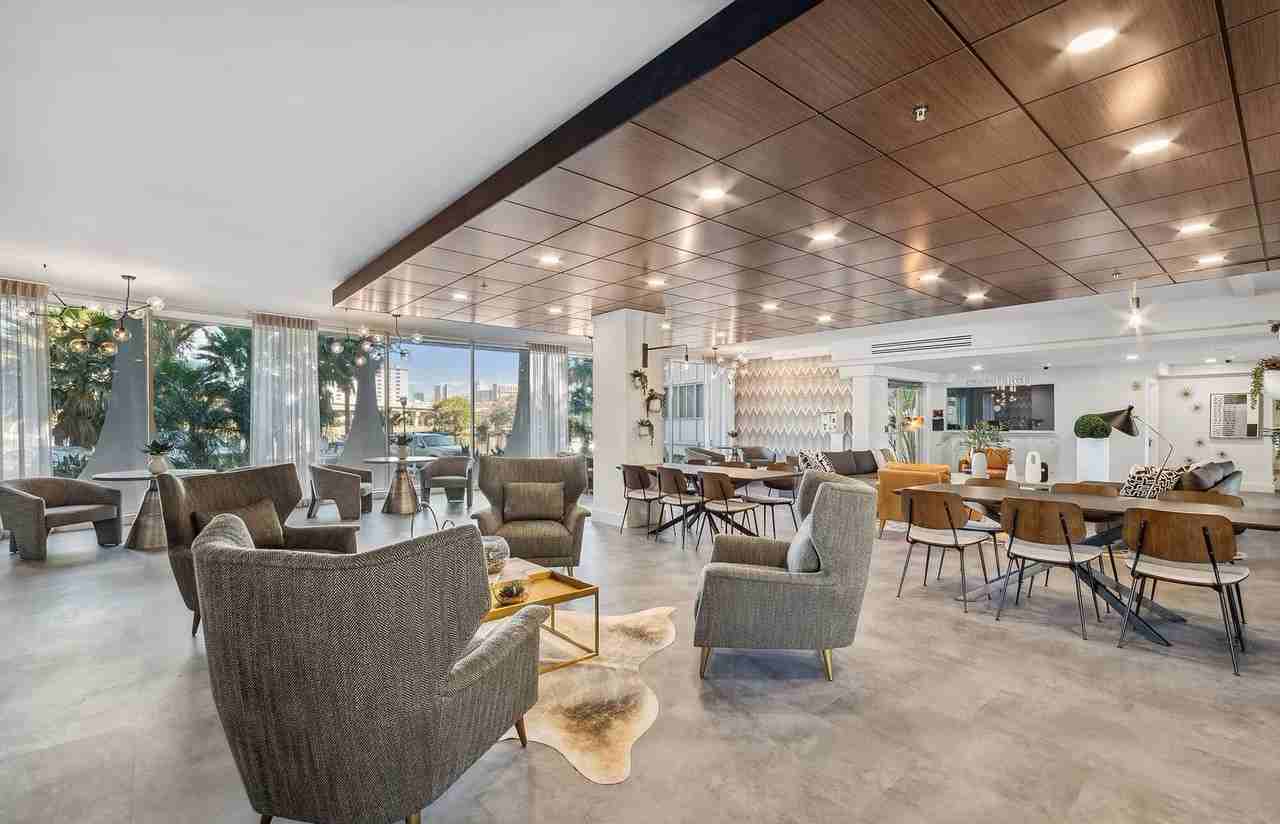 Lake Lucerne Towers - Photo 3 of 7