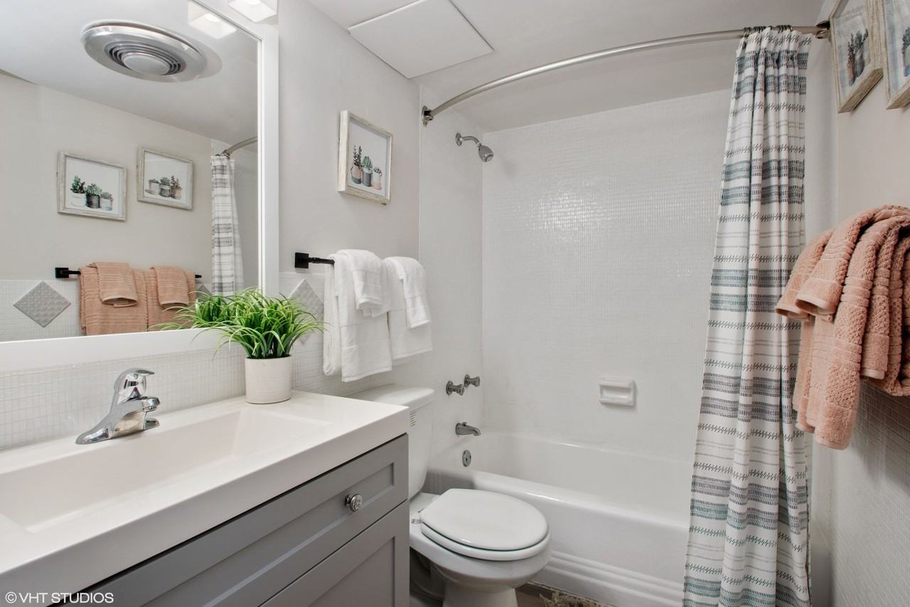 Lake Lucerne Towers - Photo 6 of 7