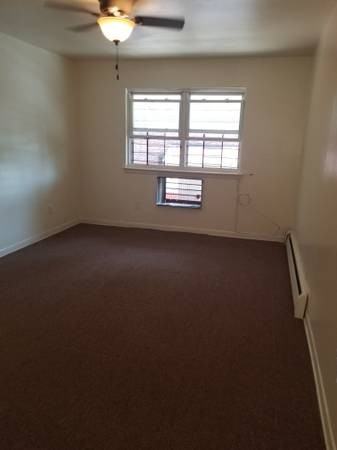 4185 Denman St #2 - Photo 4 of 12