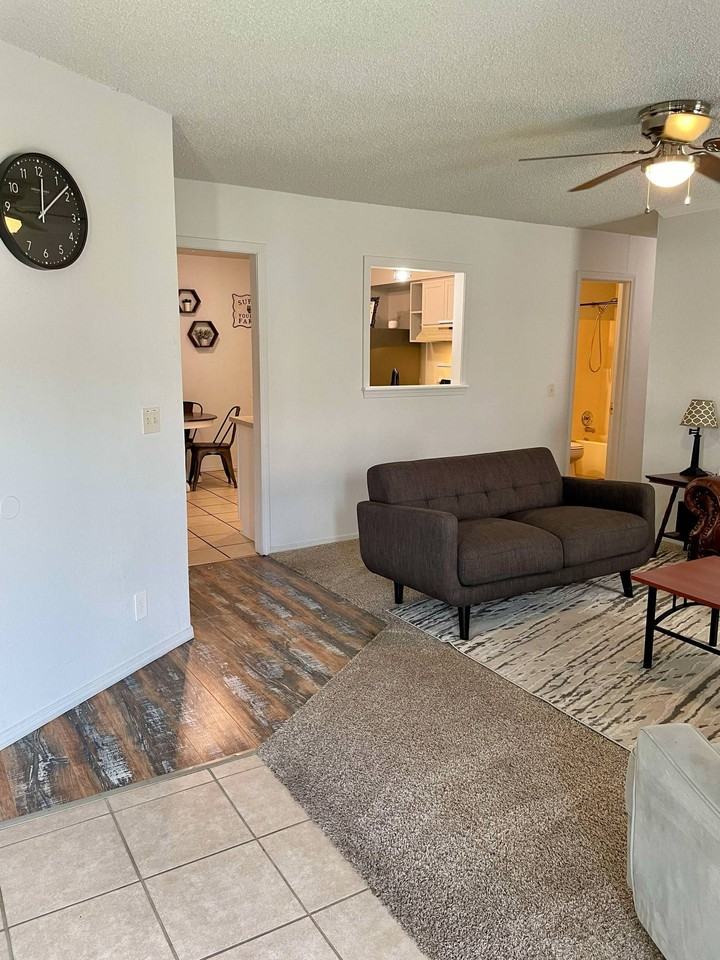 1031 N Redbud Ave #NA - Photo 2 of 15