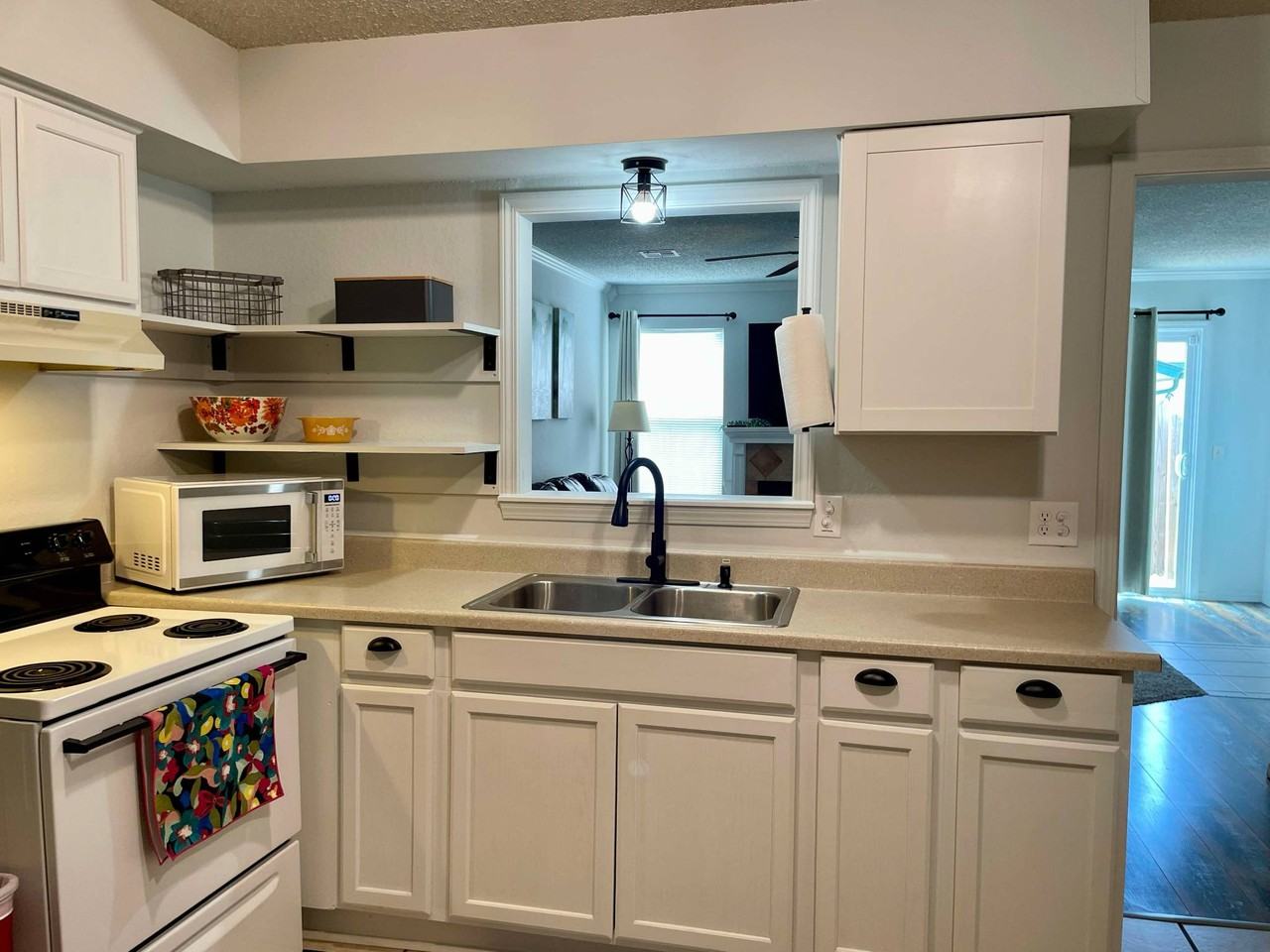 1031 N Redbud Ave #NA - Photo 3 of 15