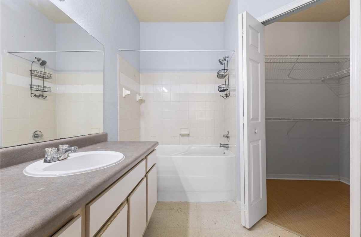 6017 Westgate Dr #913 - Photo 3 of 18