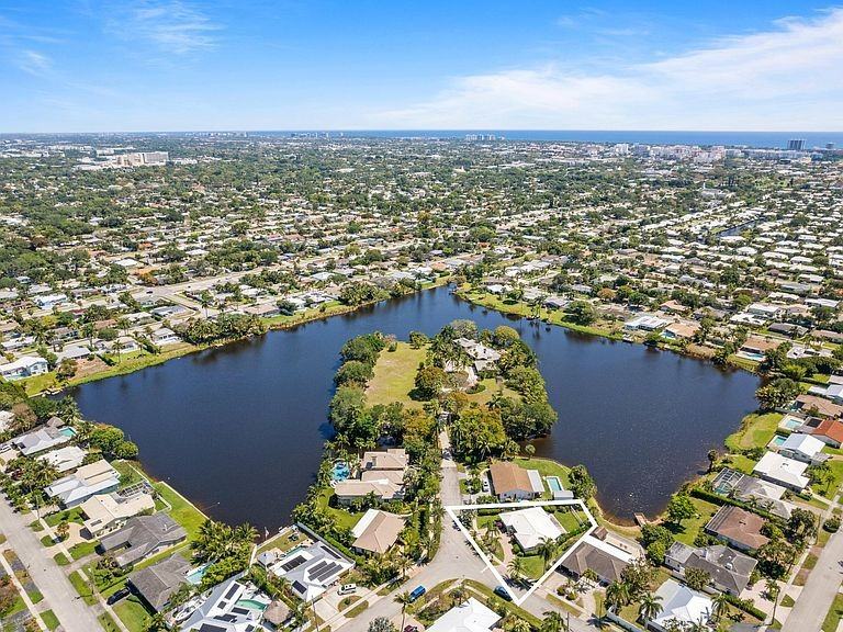 998 Sw 11th Ct #NA - Photo 4 of 15