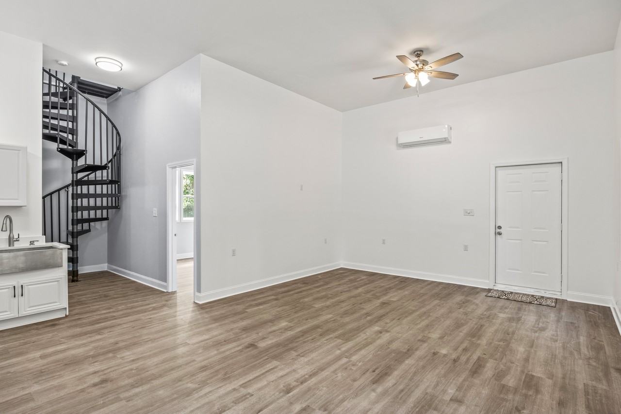 625 Elmwood Ct #NA - Photo 5 of 16