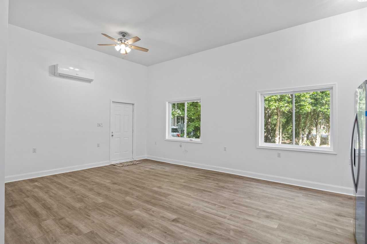 625 Elmwood Ct #NA - Photo 6 of 16