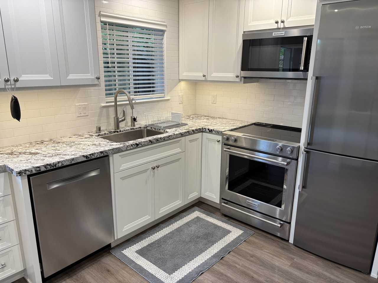 1708 Cherrytree Ln #NA - Photo 2 of 10