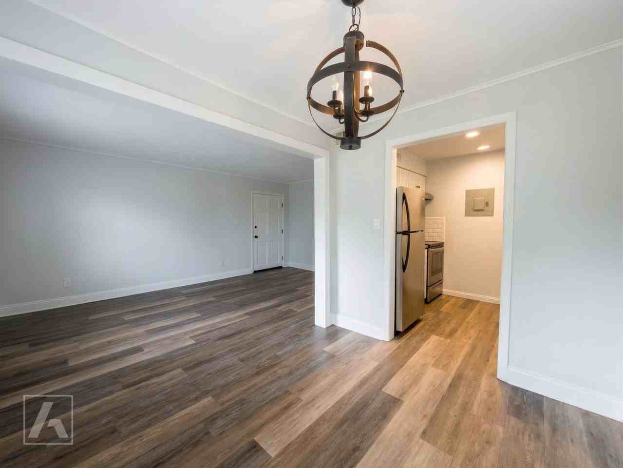 The Carl - Photo 5 of 35