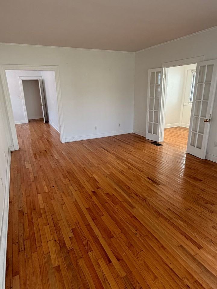 4609 4609 - 4611 Claiborne Street - 4609  Downstairs - Photo 3 of 18