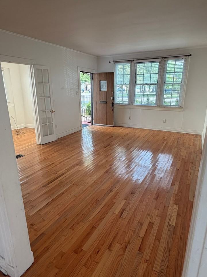 4609 4609 - 4611 Claiborne Street - 4609  Downstairs - Photo 4 of 18