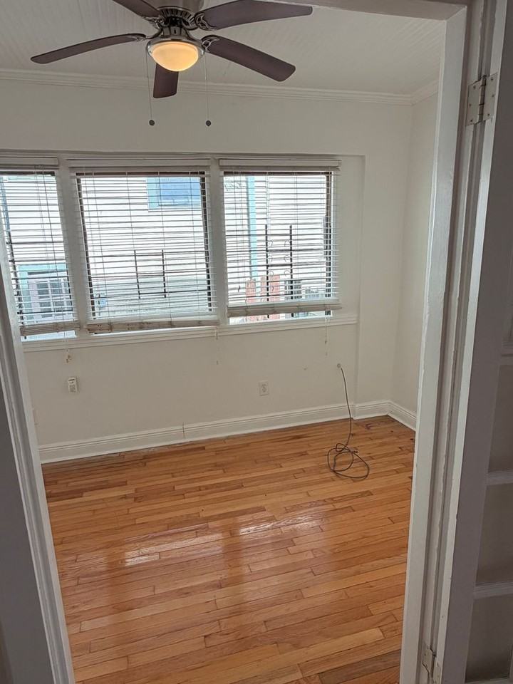4609 4609 - 4611 Claiborne Street - 4609  Downstairs - Photo 5 of 18