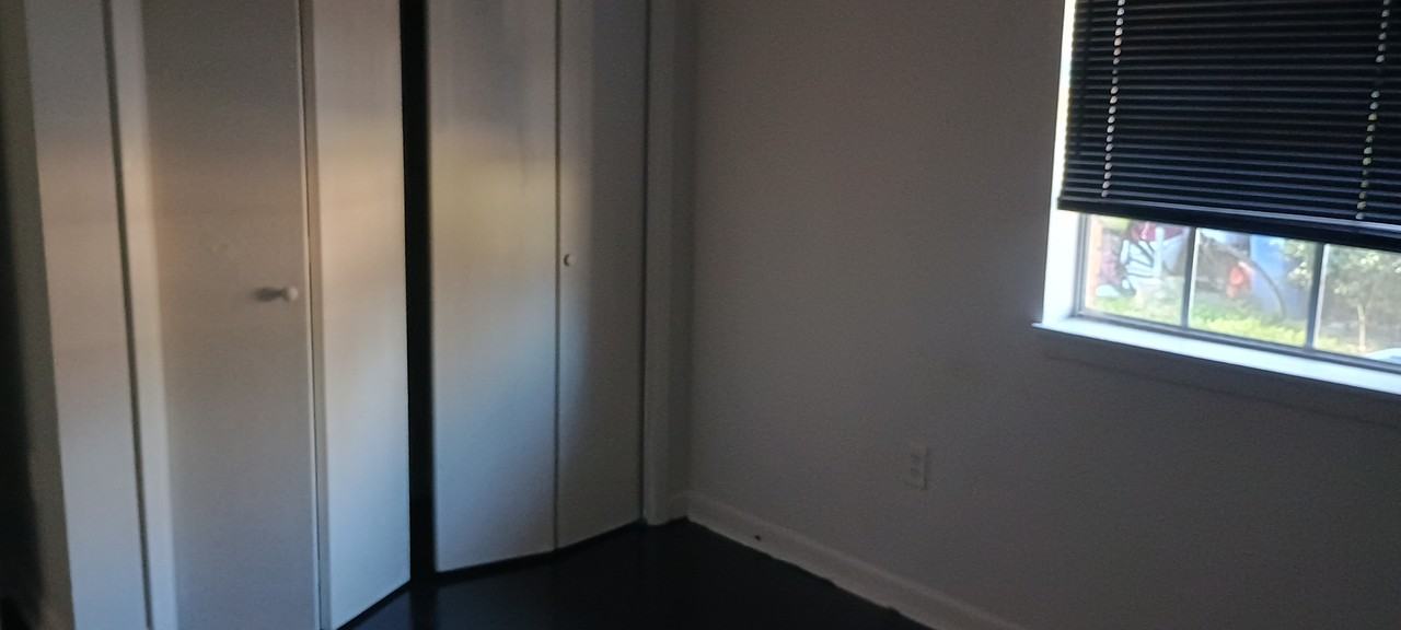 141 Clinton Ct #NA - Photo 2 of 11