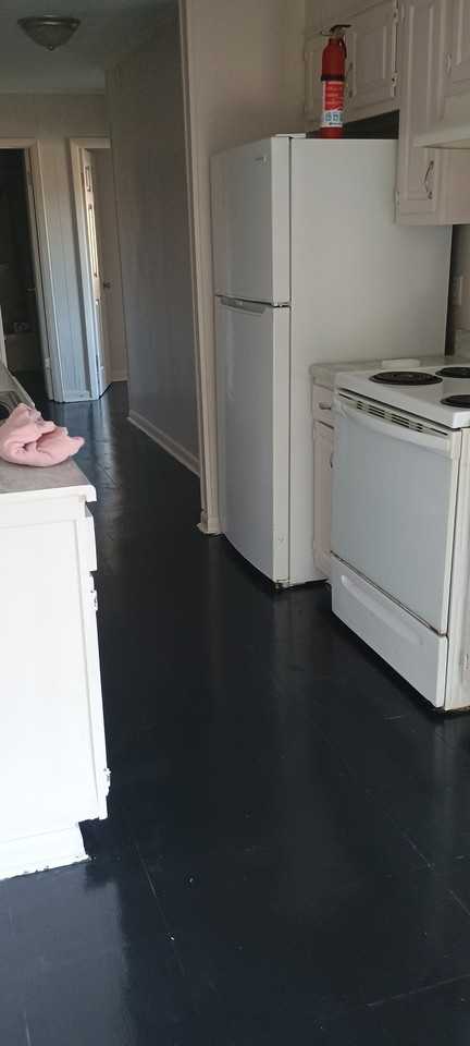 141 Clinton Ct #NA - Photo 3 of 11