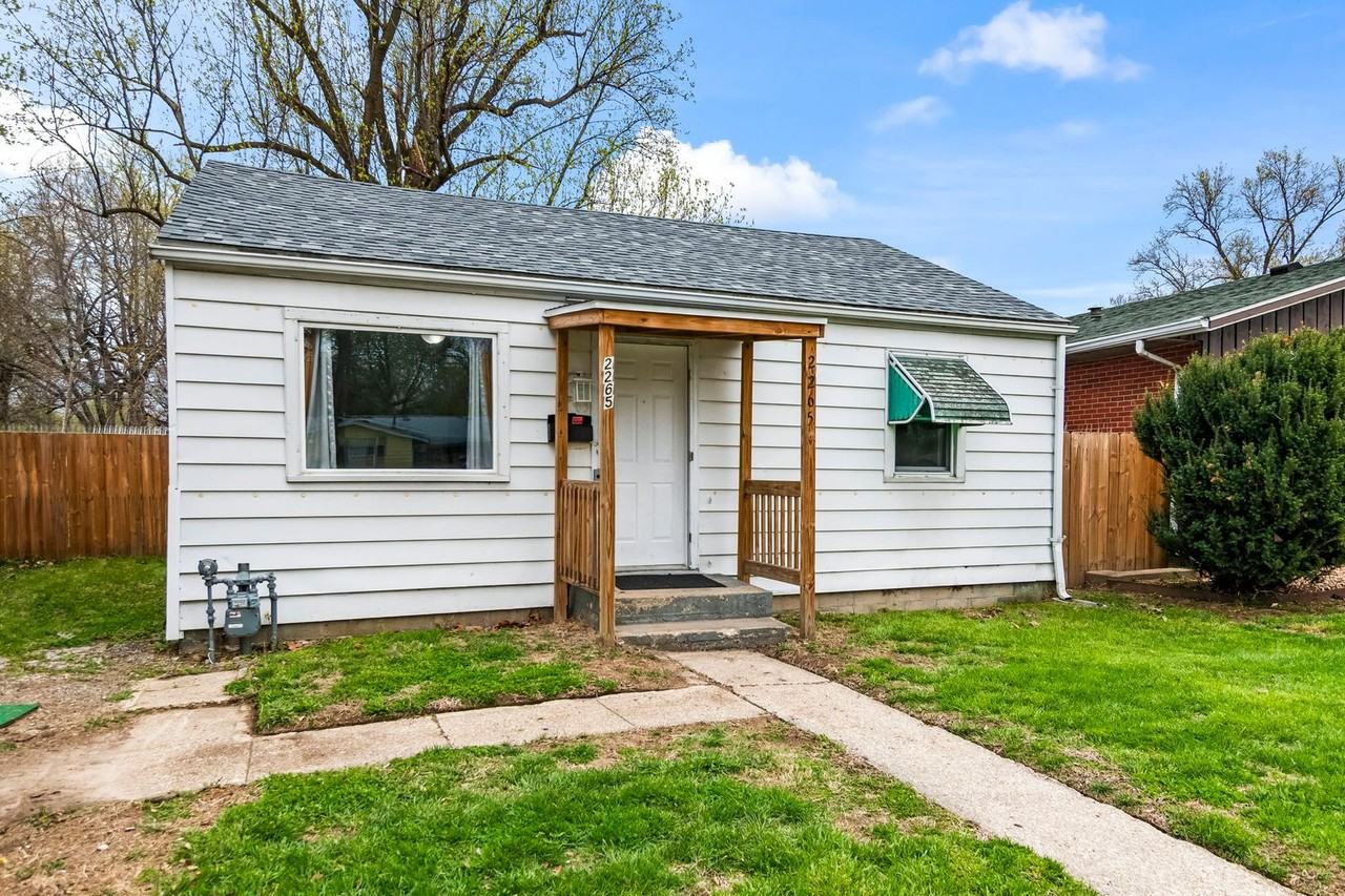 2265 E Laurel St - Photo 3 of 28