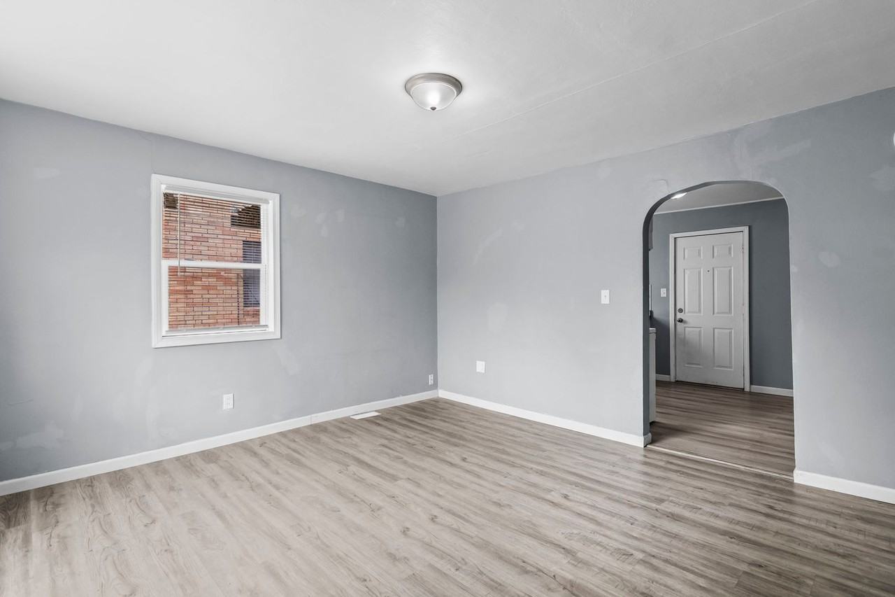 2265 E Laurel St - Photo 7 of 28