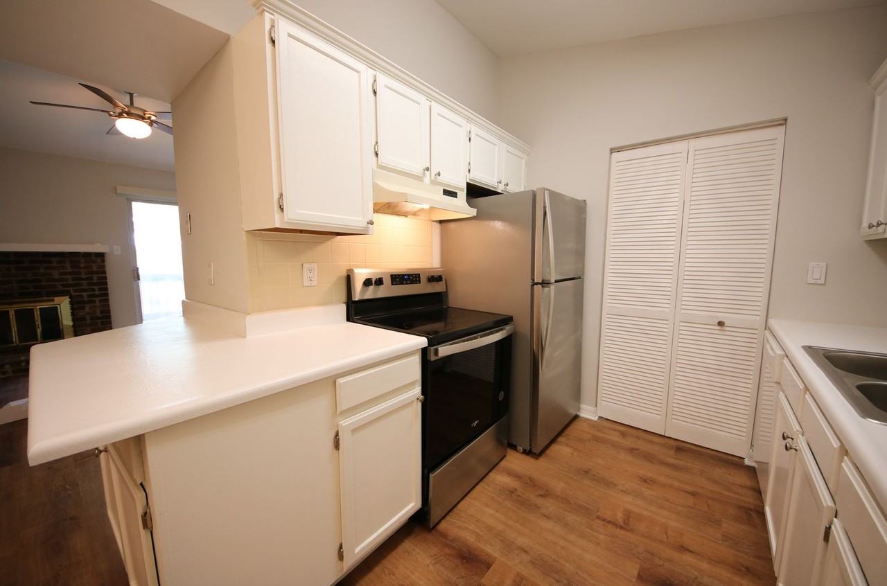 2337 Sandalwood Creek Ct #D - Photo 7 of 22