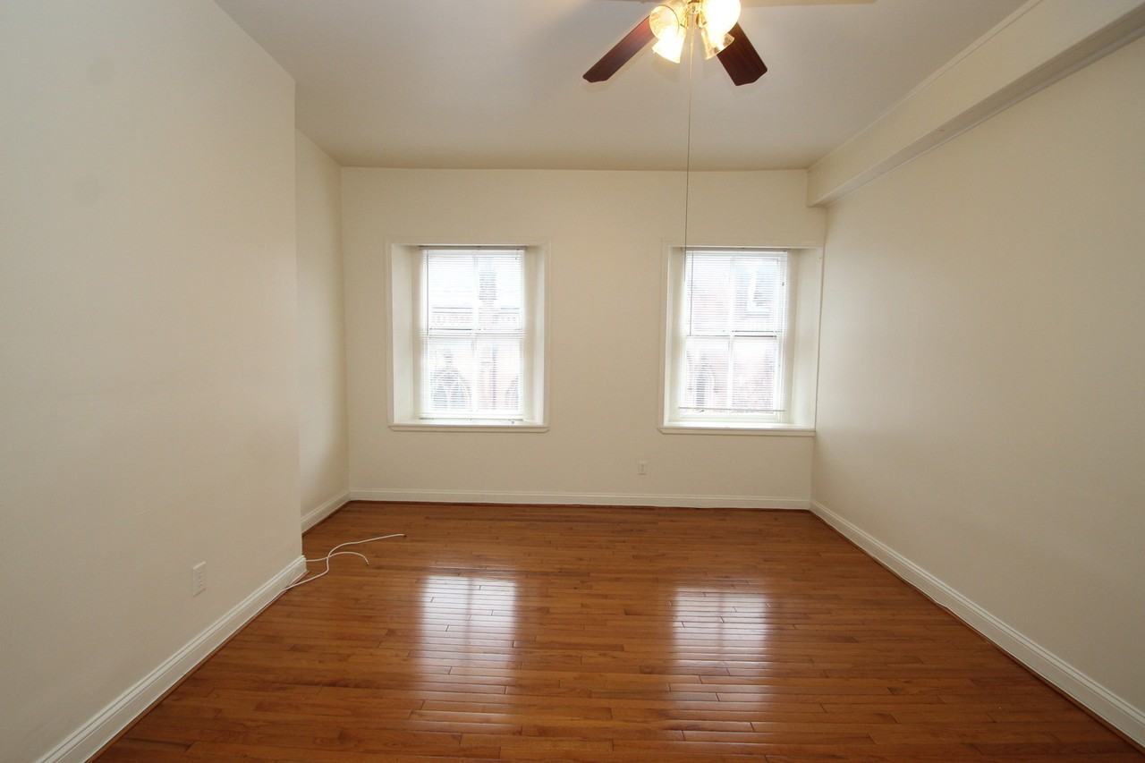 809 Park Ave - Photo 3 of 24
