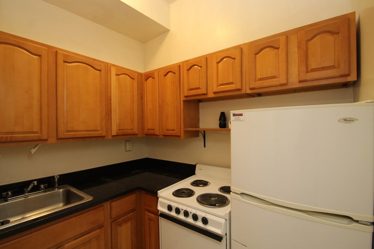 809 Park Ave - Photo 4 of 24