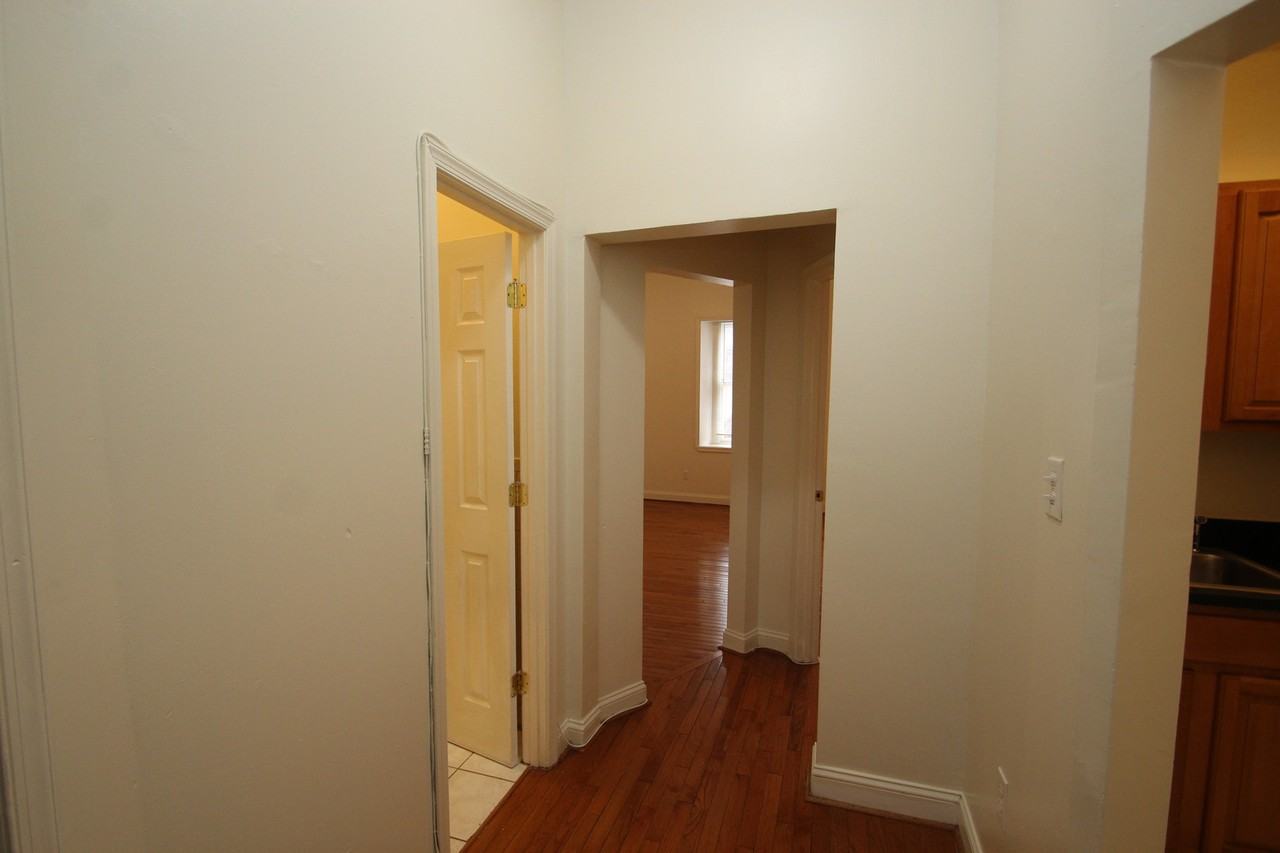 809 Park Ave - Photo 6 of 24