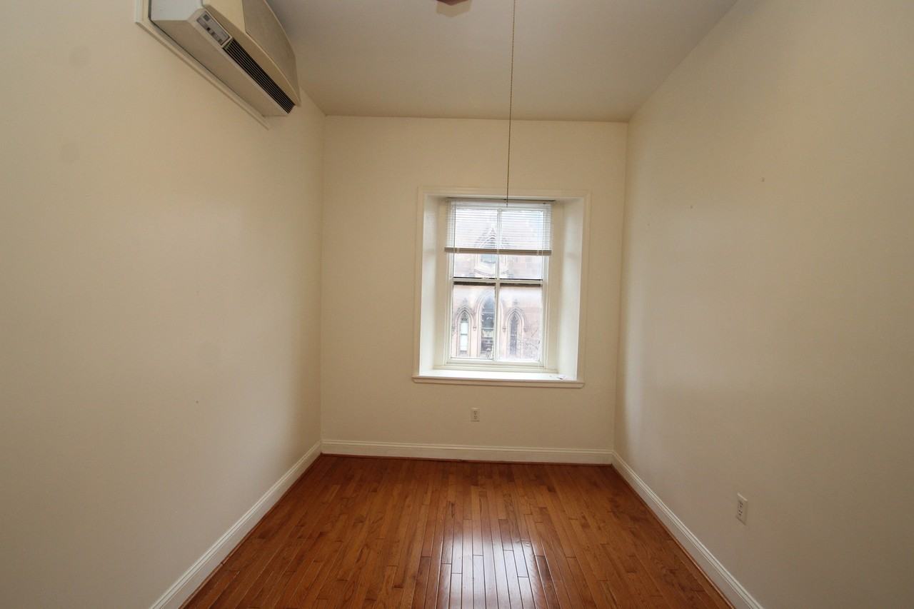 809 Park Ave - Photo 7 of 24