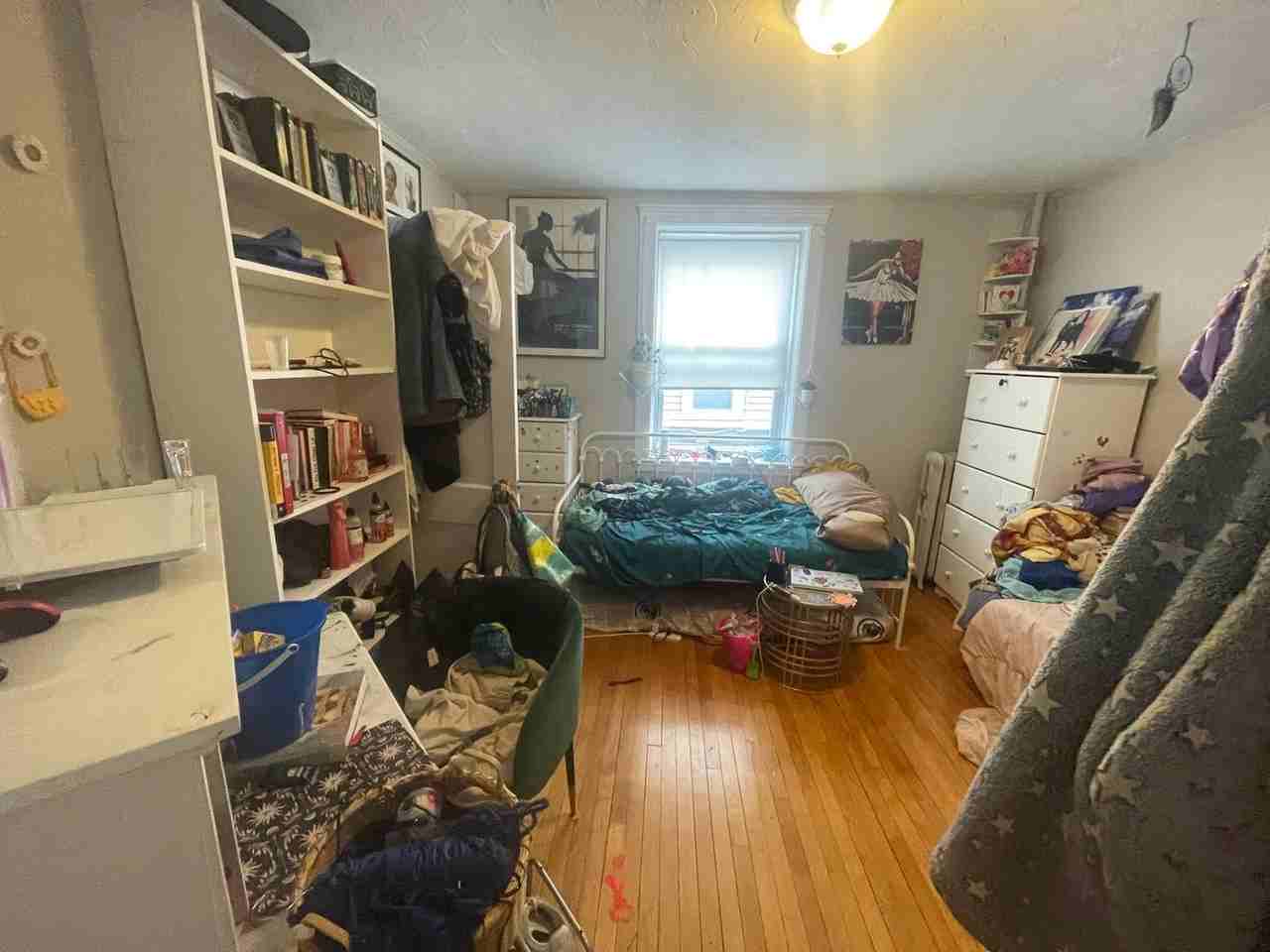 136 Davis Ave - Photo 3 of 7