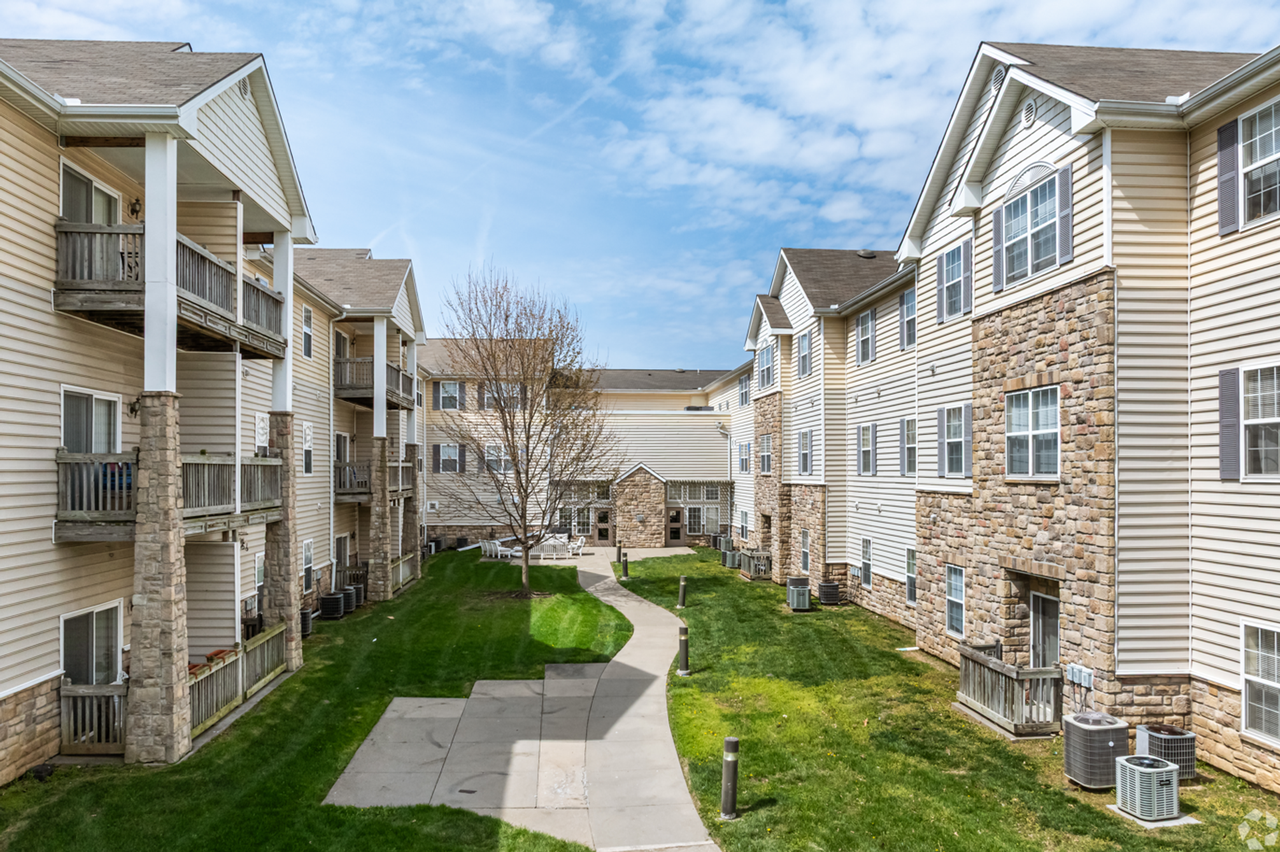 Englewood Vista - Photo 5 of 30