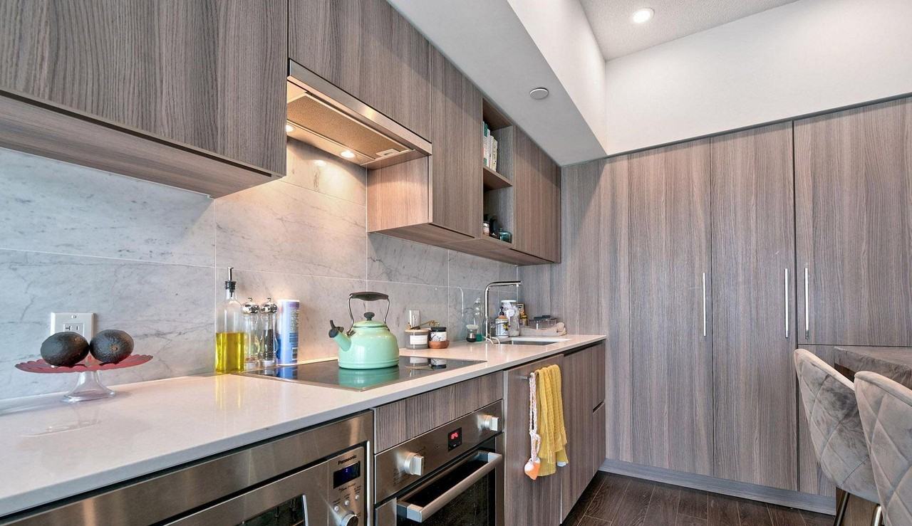 19 Bathurst Street - Photo 3 of 17