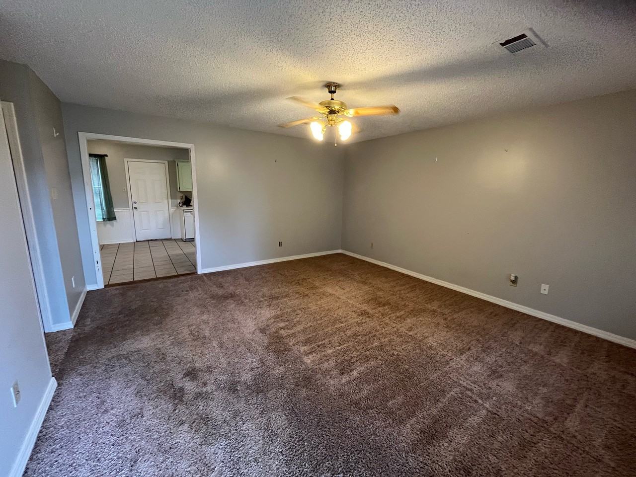 28 Park Cir #1 - Photo 3 of 13