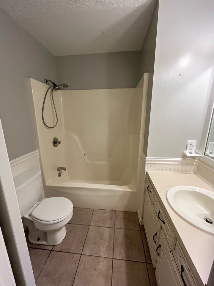 28 Park Cir #1 - Photo 6 of 15