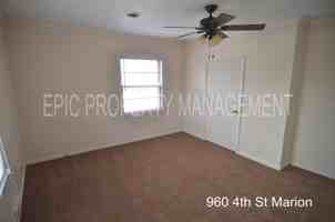 featured image of 960 4th St Uppr #UPPER