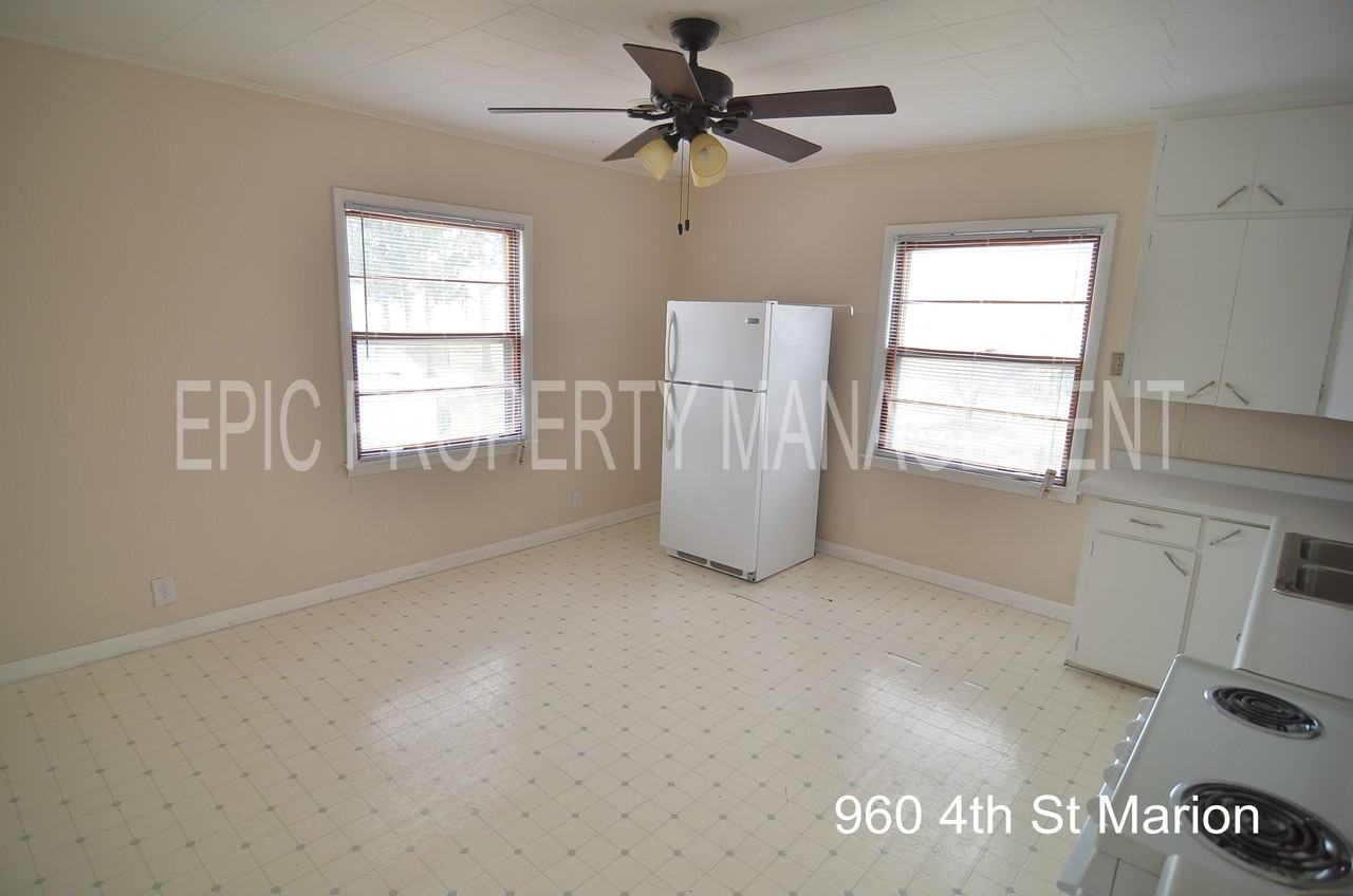 960 4th St Uppr - Photo 2 of 9