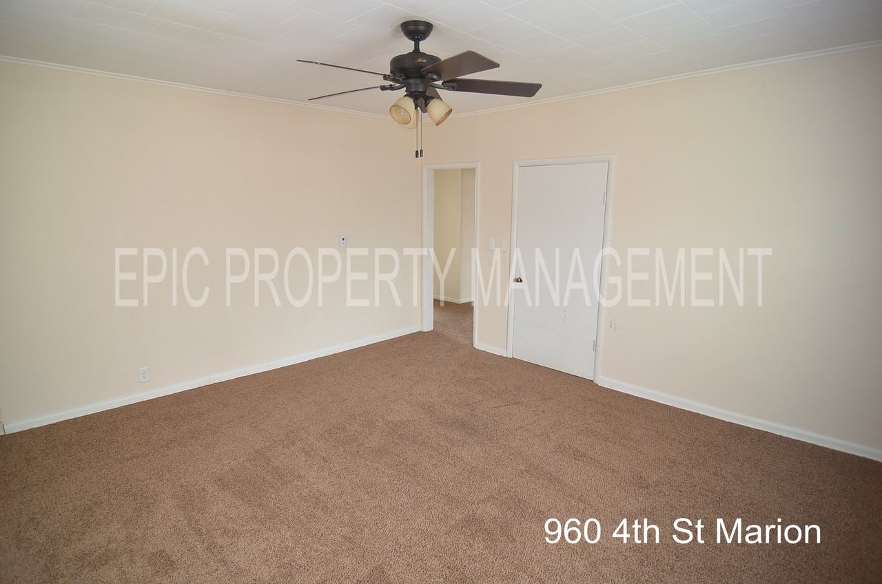 960 4th St Uppr - Photo 7 of 9