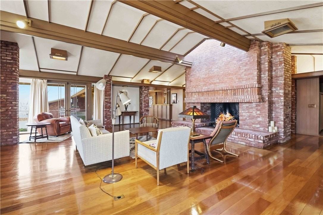 951 N Pembroke Rd - Photo 7 of 49