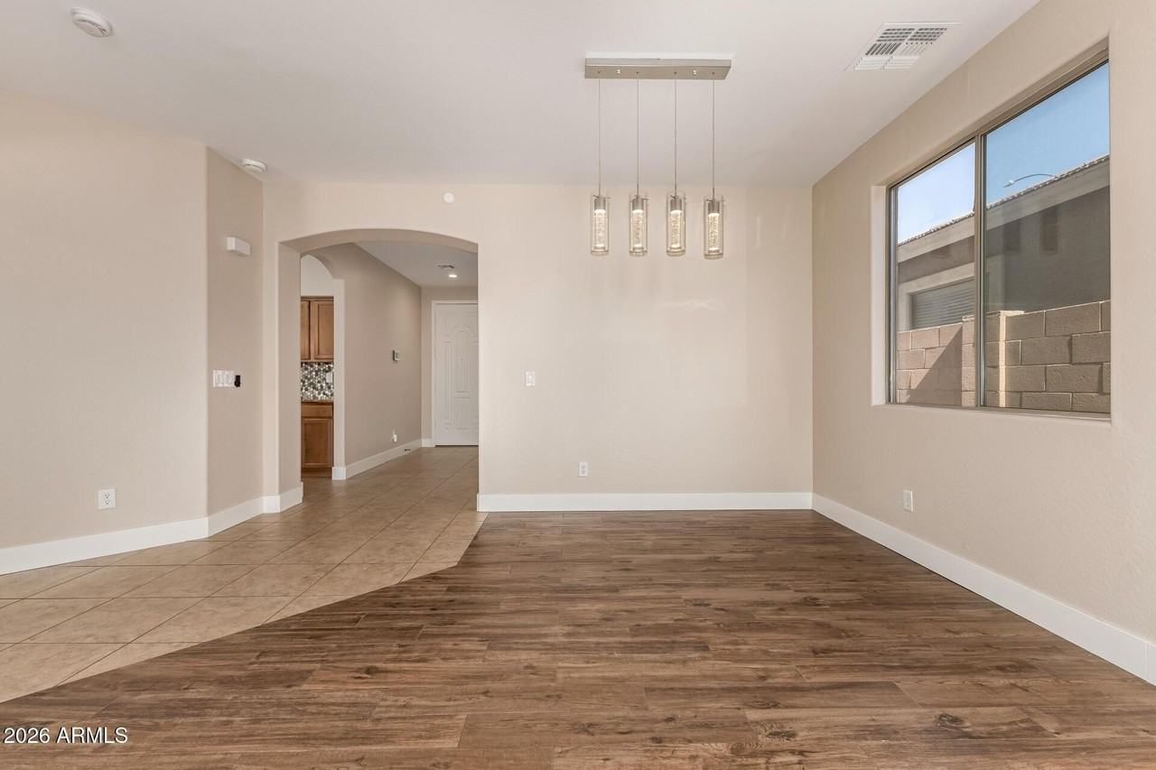 10625 E Knowles Ave - Photo 5 of 38