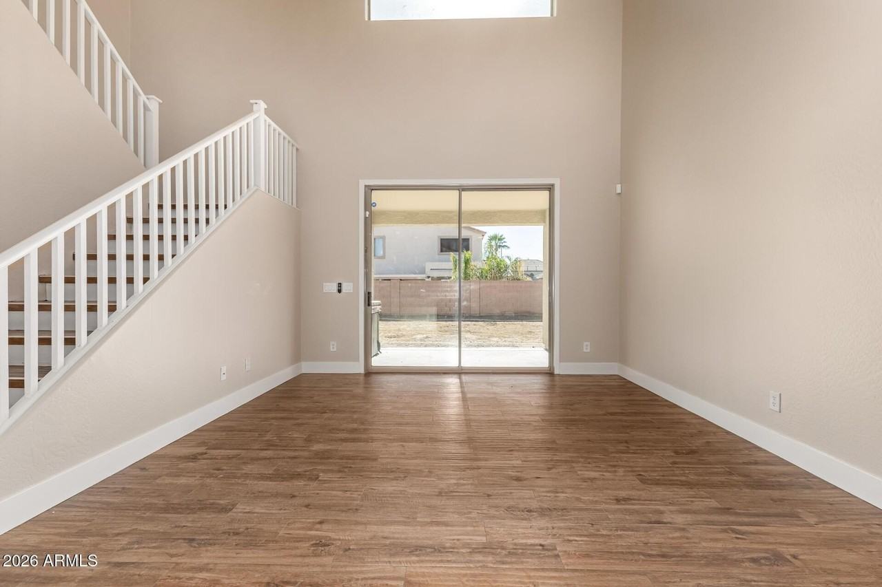 10625 E Knowles Ave - Photo 7 of 38