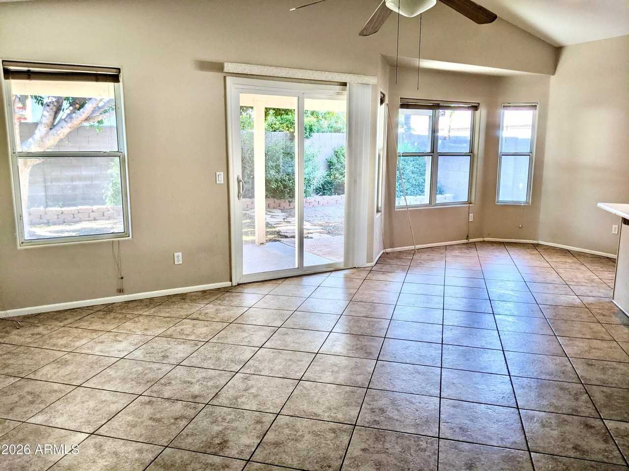 3030 W Rose Garden Ln - Photo 5 of 15