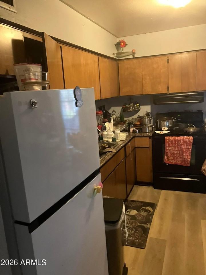 4214 W Lewis Ave - Photo 6 of 13