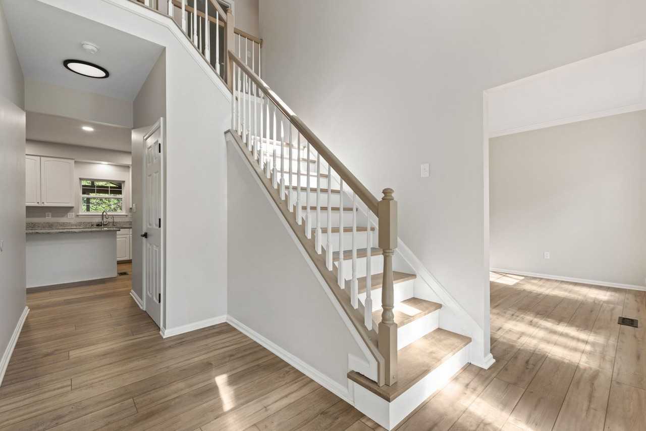 412 Cross Creek Ct - Photo 2 of 27