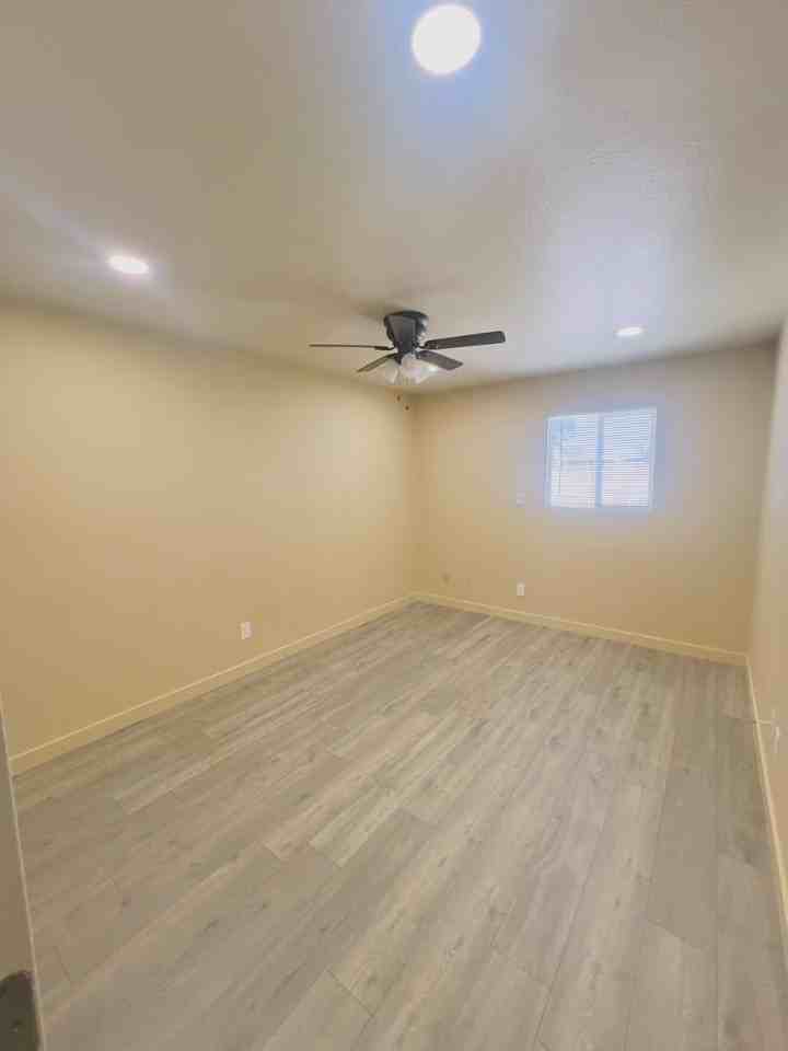 4016 E Eugie Ave - Photo 3 of 12