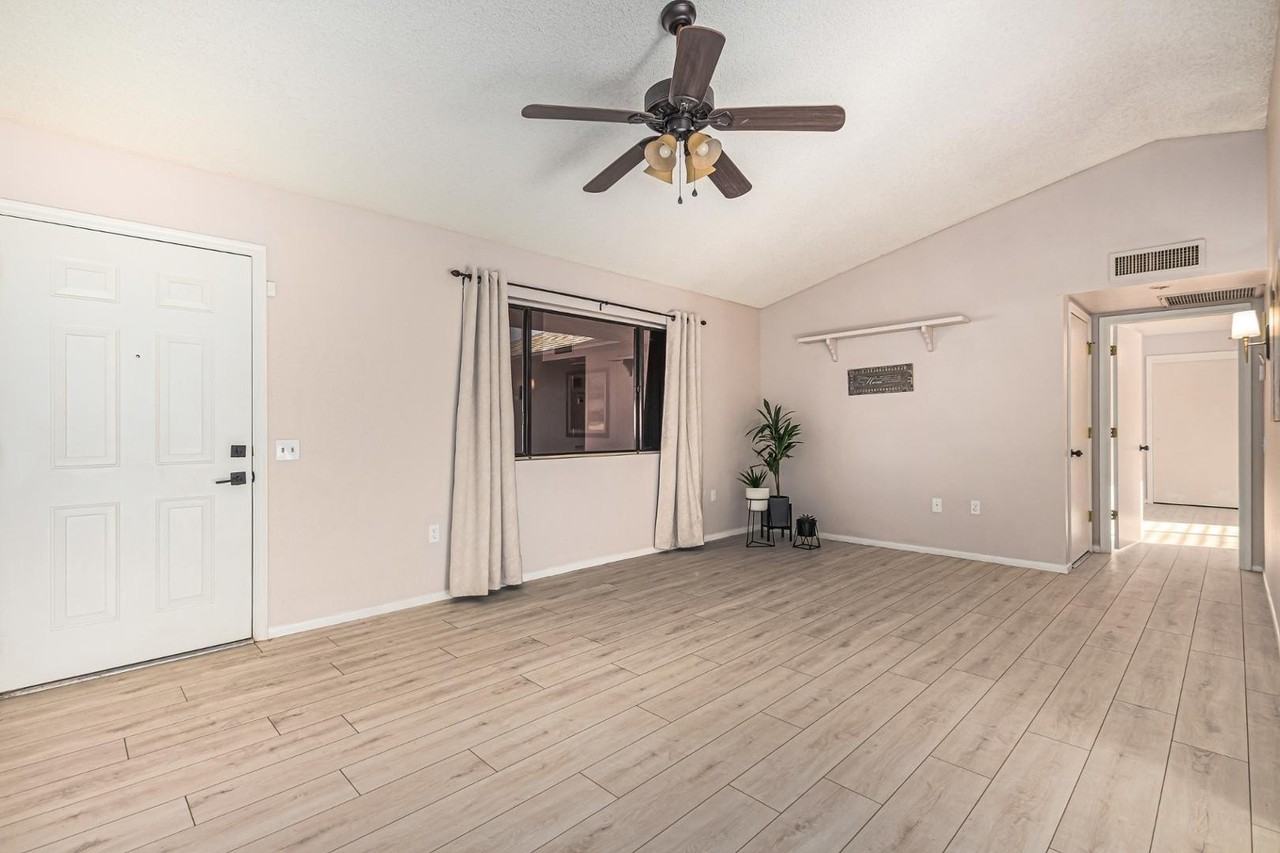 20014 N Conquistador Dr - Photo 3 of 17