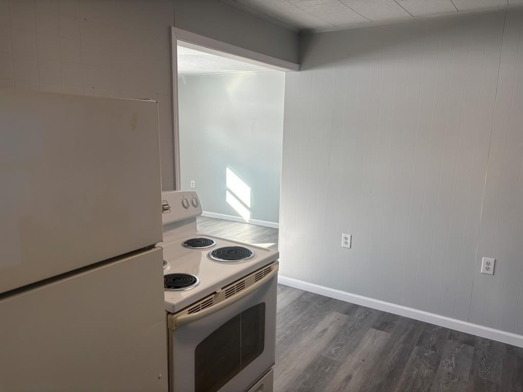 1369 Lawsonham Rd Apt 2 - Photo 4 of 10