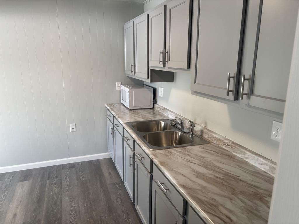 1369 Lawsonham Rd Apt 2 - Photo 5 of 10