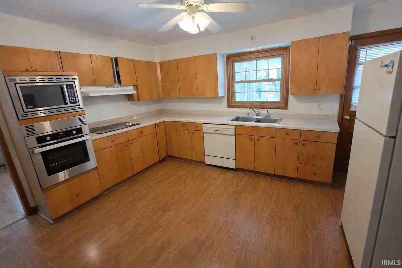 509 S Swain Ave - Photo 7 of 27