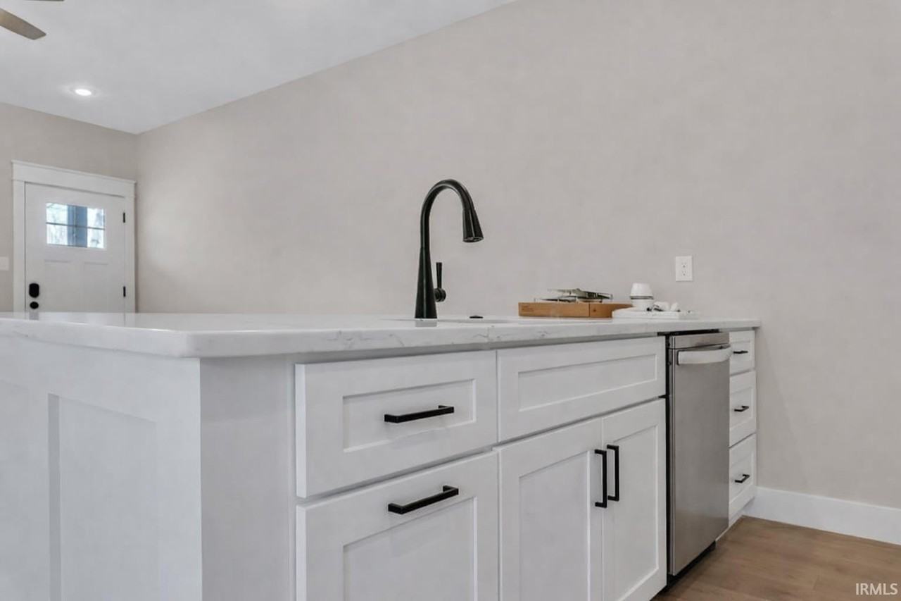 717 S Henderson St #1 - Photo 5 of 25