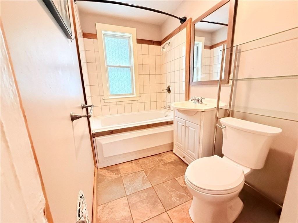 948 Monroe Ave - Photo 5 of 13