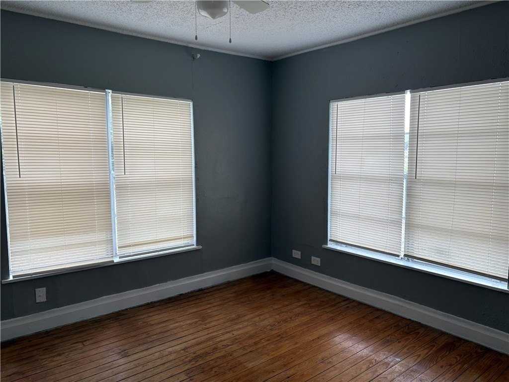 701 W Lakeside Dr - Photo 5 of 8