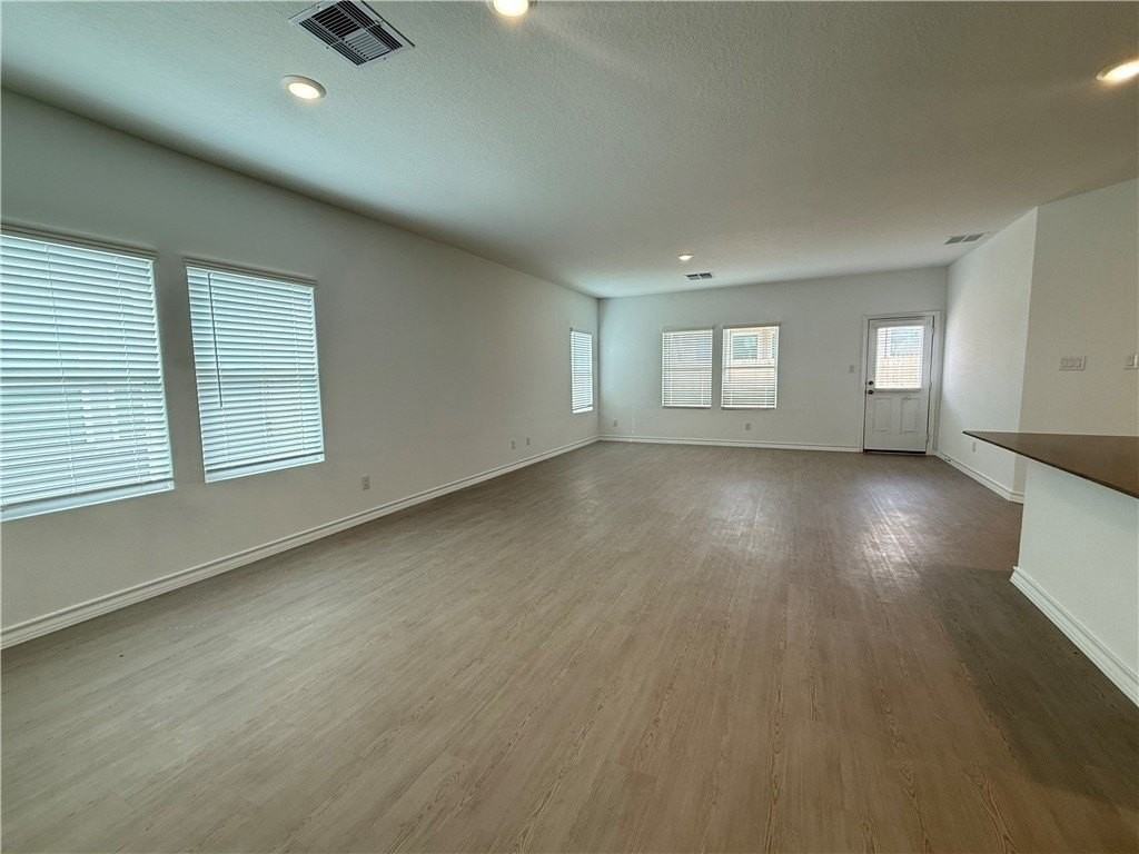 7925 Wonder Woman Dr - Photo 3 of 15