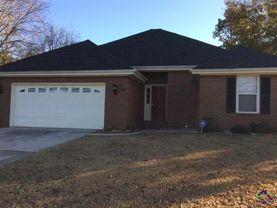 138 Salem Dr - Photo 1 of 1