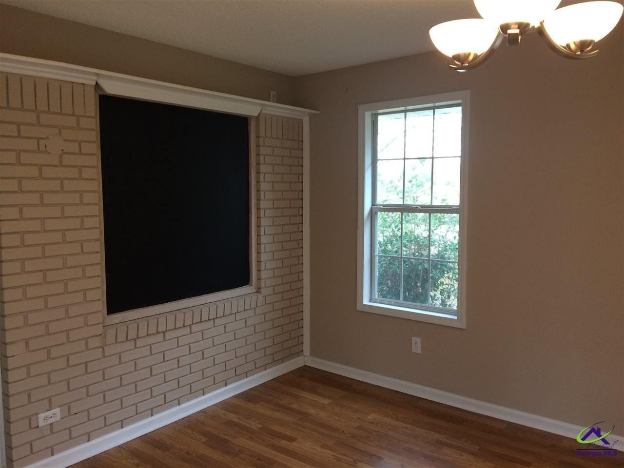 138 Salem Dr - Photo 3 of 19