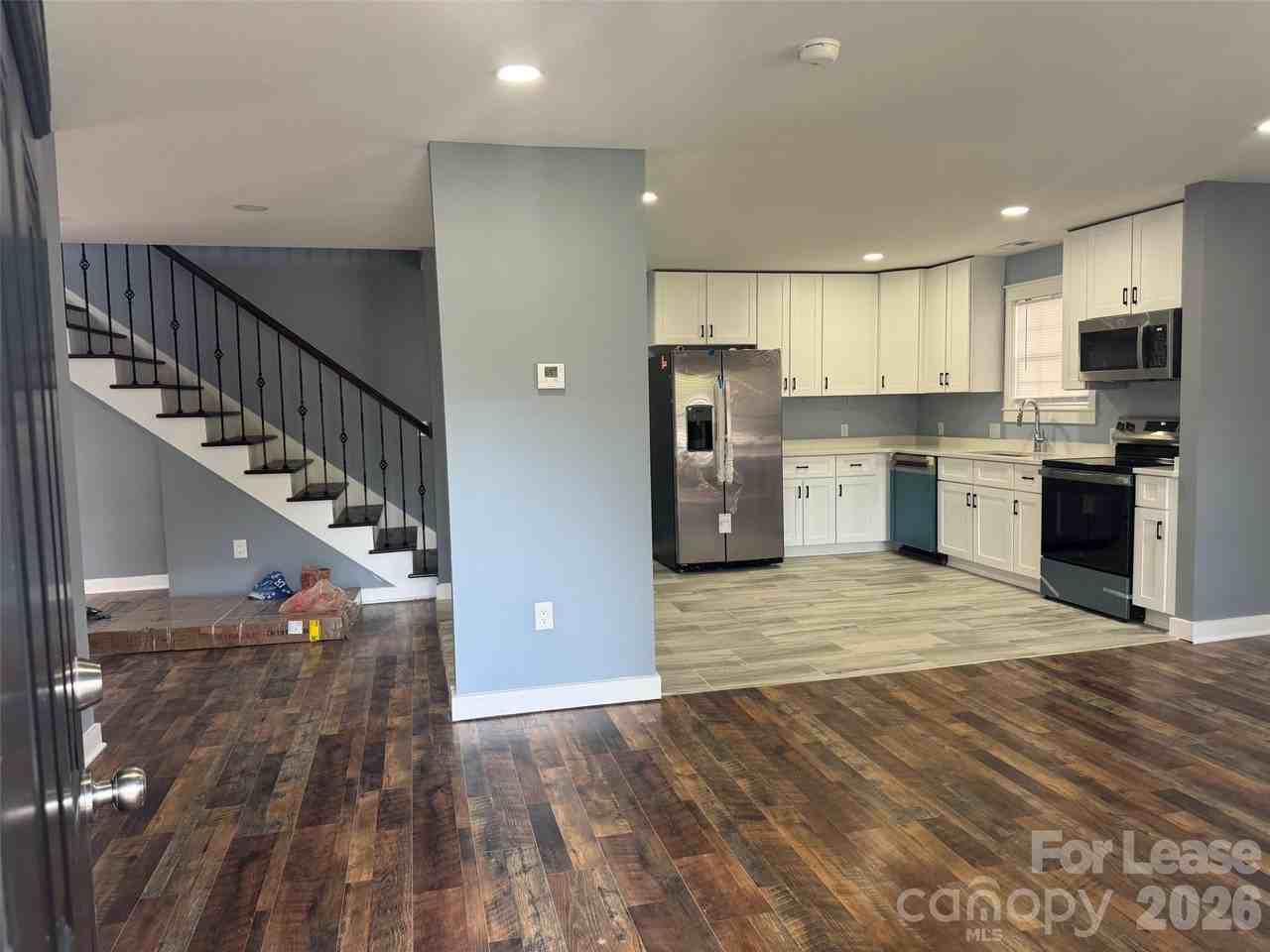 1008 Rockland Cir Sw - Photo 4 of 22