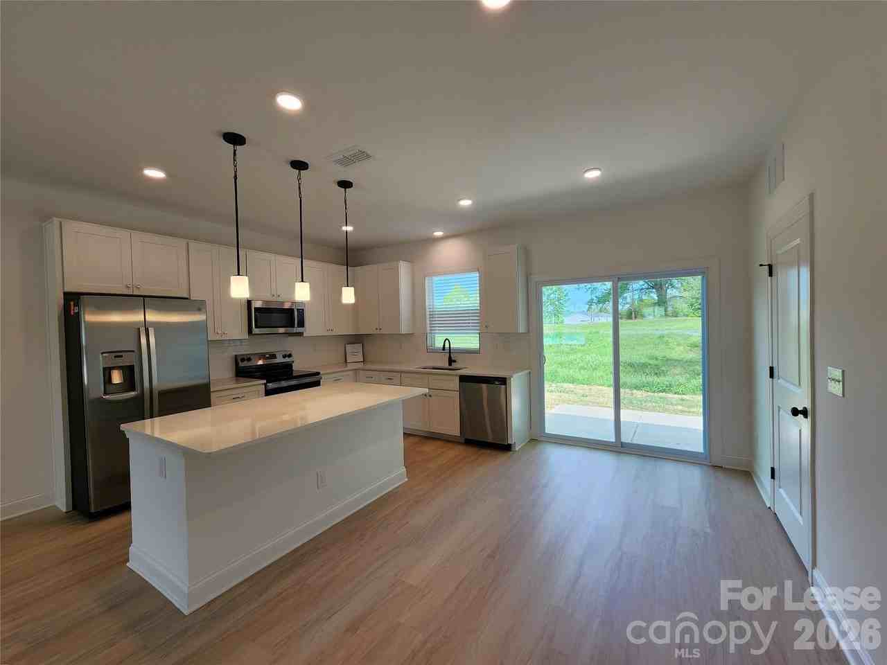 1021 Jerome St - Photo 4 of 19